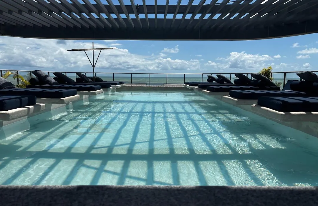 Setai, Aquamaris- pé na areia-1
